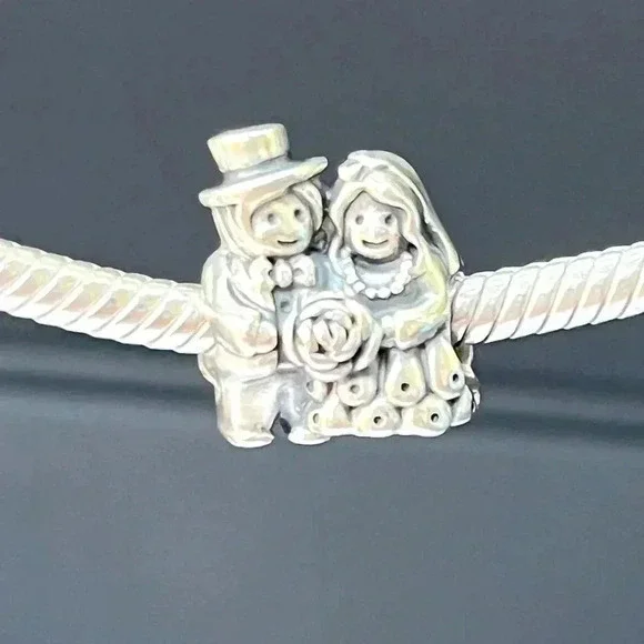 Pandora authentic bride and groom charm - Picture 1 of 3